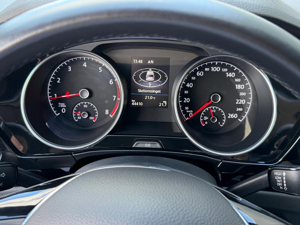 Volkswagen Touran 1.5 tsi 150pk highline | trekhaak | led | carplay | 17 in