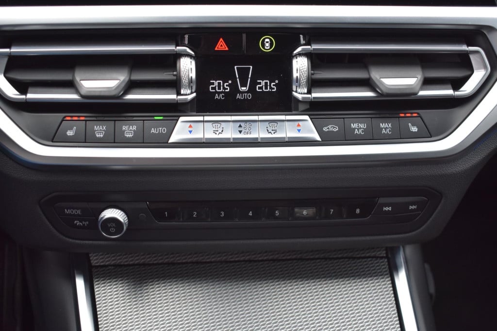 BMW 3-serie touring 320e m-sport | shadow-line | el. wegkl. trekhaak | head