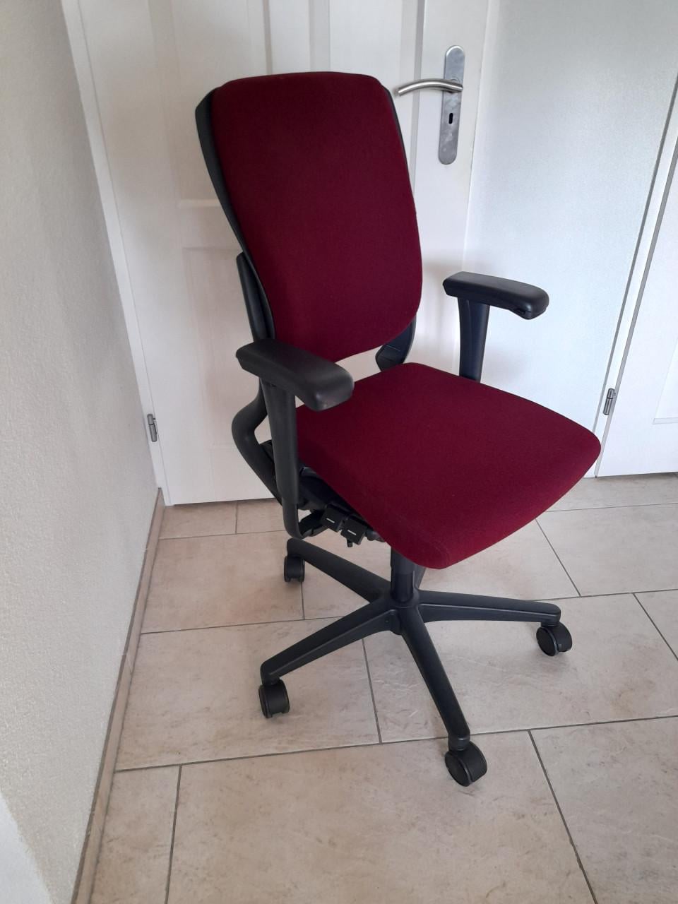 Ahrend  bureaustoel (verstelbaar) z.g.a.n.