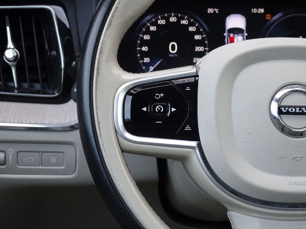 Volvo XC60 2.0 t8 twin engine awd inscription