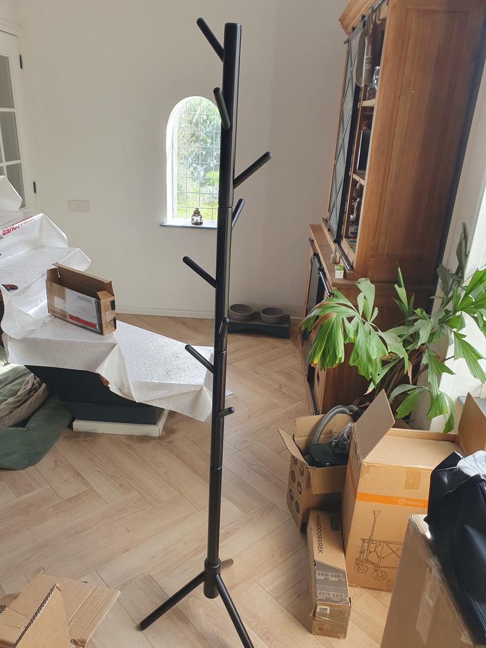 Kapstok staand zwart met 8 haken| 175 cm | zo goed als nieuw