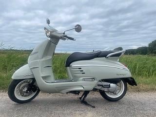 Super gave peugeot django limited edition , geweldige orginele kleur groen