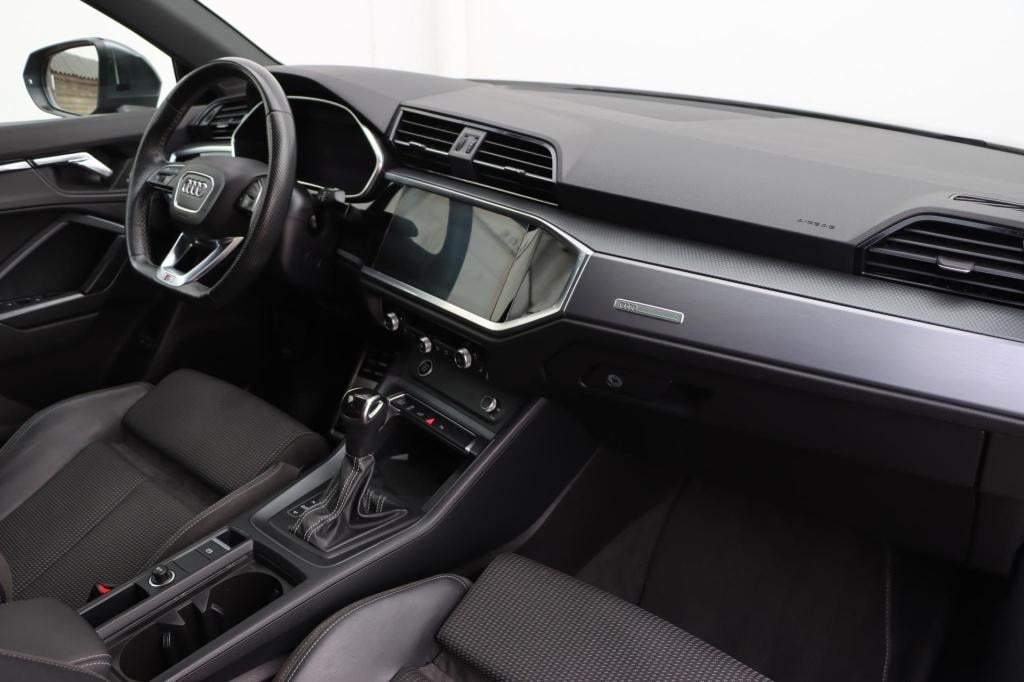 Audi Q3 45 tfsi e s edition 245pk s tronic | soh 90,3% |