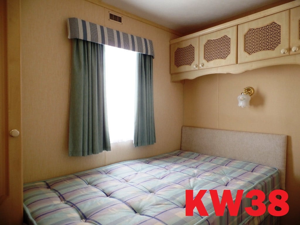 Keurige Willerby Granada met dubbel glas, CV en extra stahoogte te koop