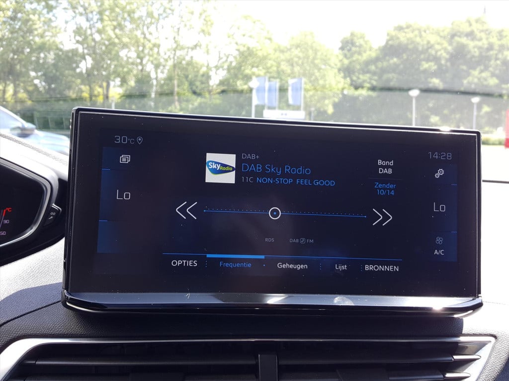 Peugeot 3008 1.2 puretech 130pk s&s eat8 allure | navi | bt | applecarplay&