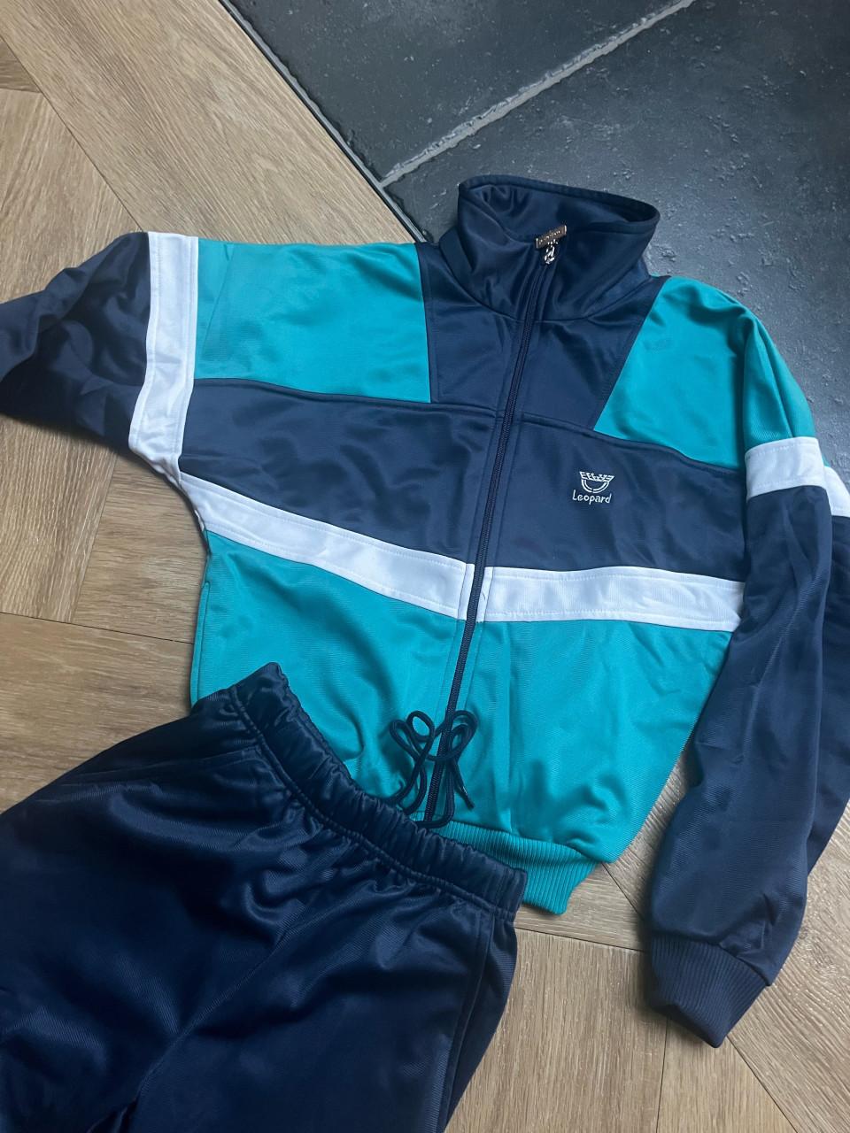 Retro trainingspak kind, voor bijv carnaval, mt 134