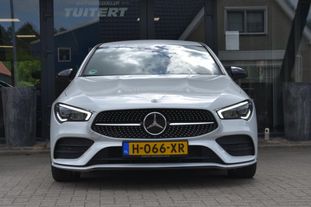 Mercedes-Benz Cla shooting brake 200 amg night | sfeerverlichting | trekhaa