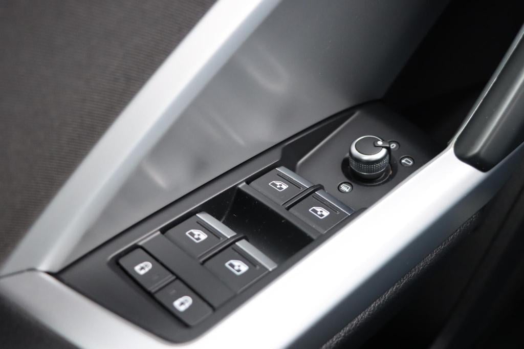 Audi Q3 sportback 35 tfsi pro line business 150pk s tronic