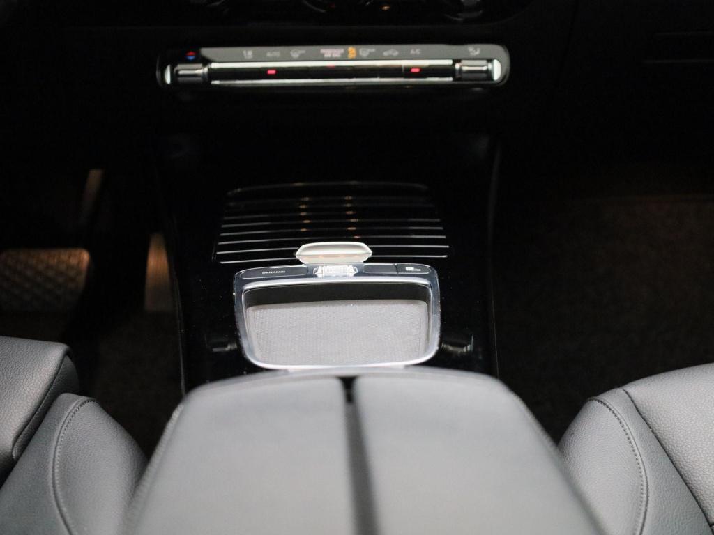 Mercedes-Benz A-Klasse 180 business line | automaat | panorama dak | leder 