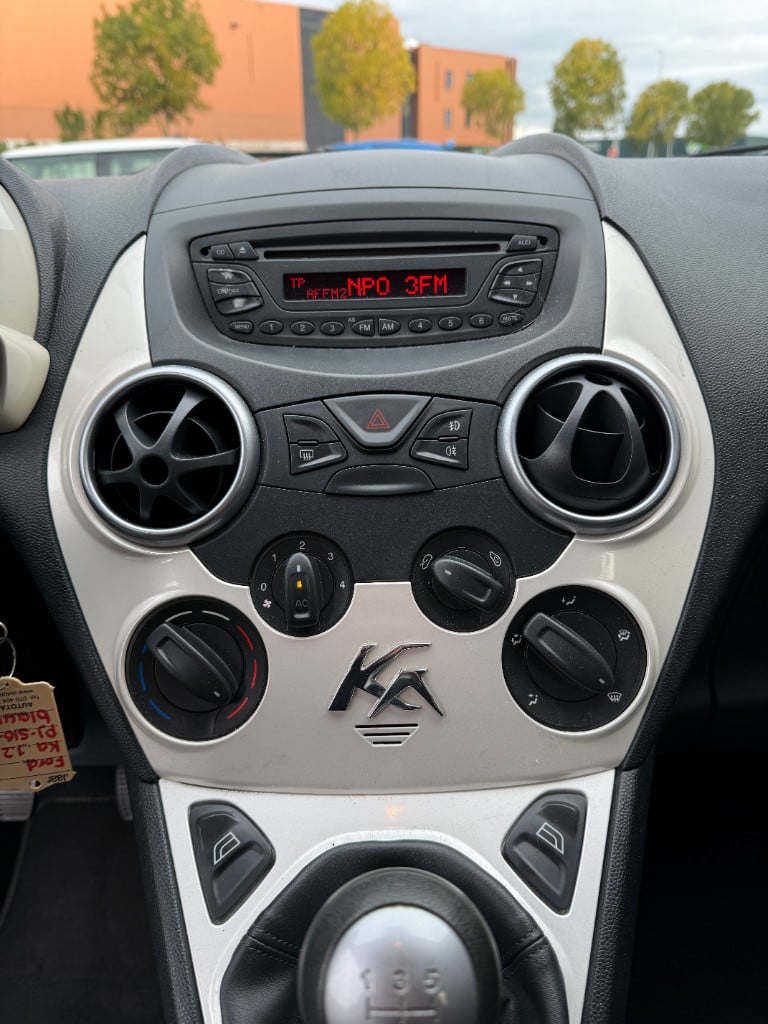 Ford KA 1.2 - titanium x - airco