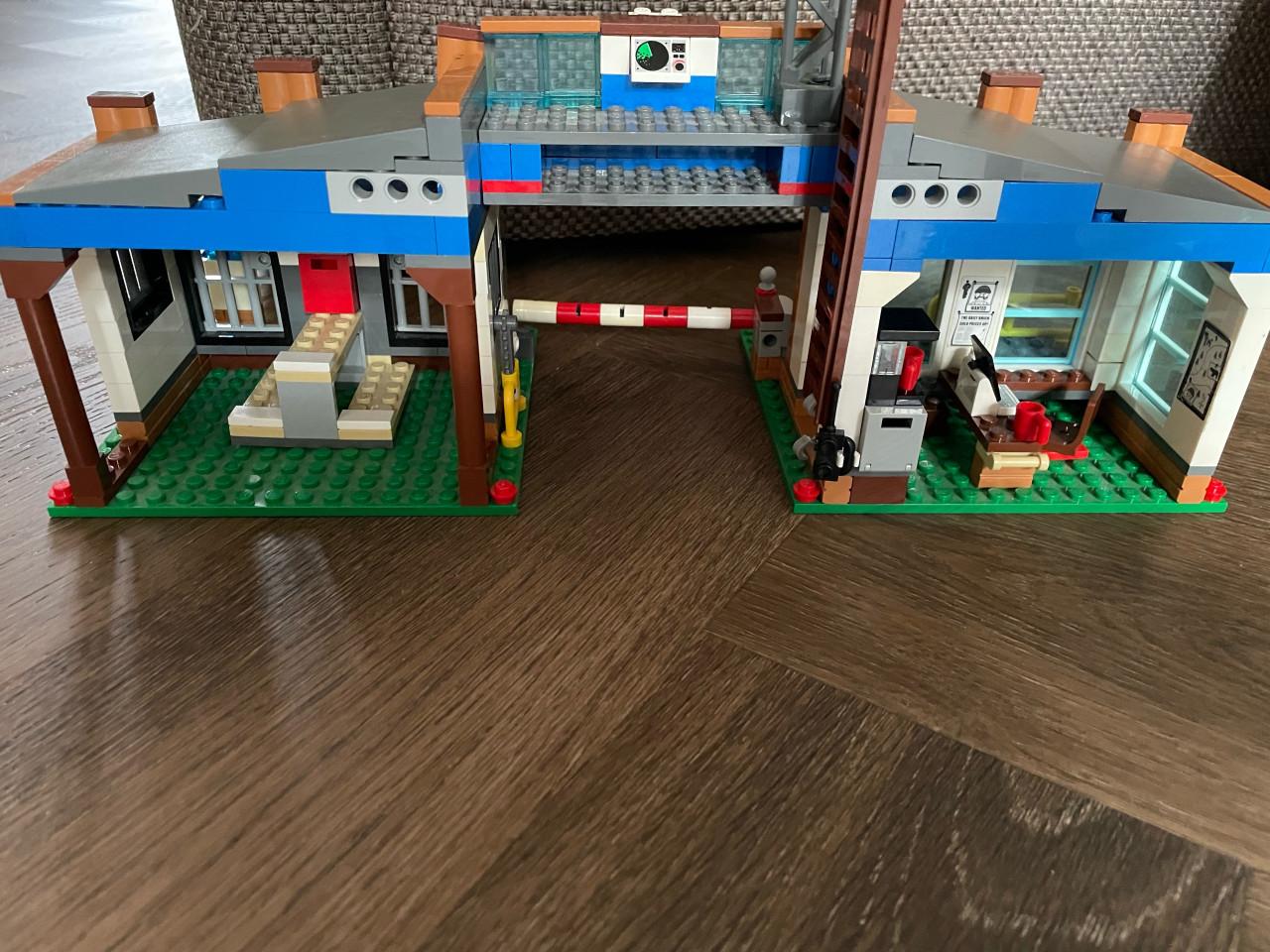 City lego: Forest police station 4440