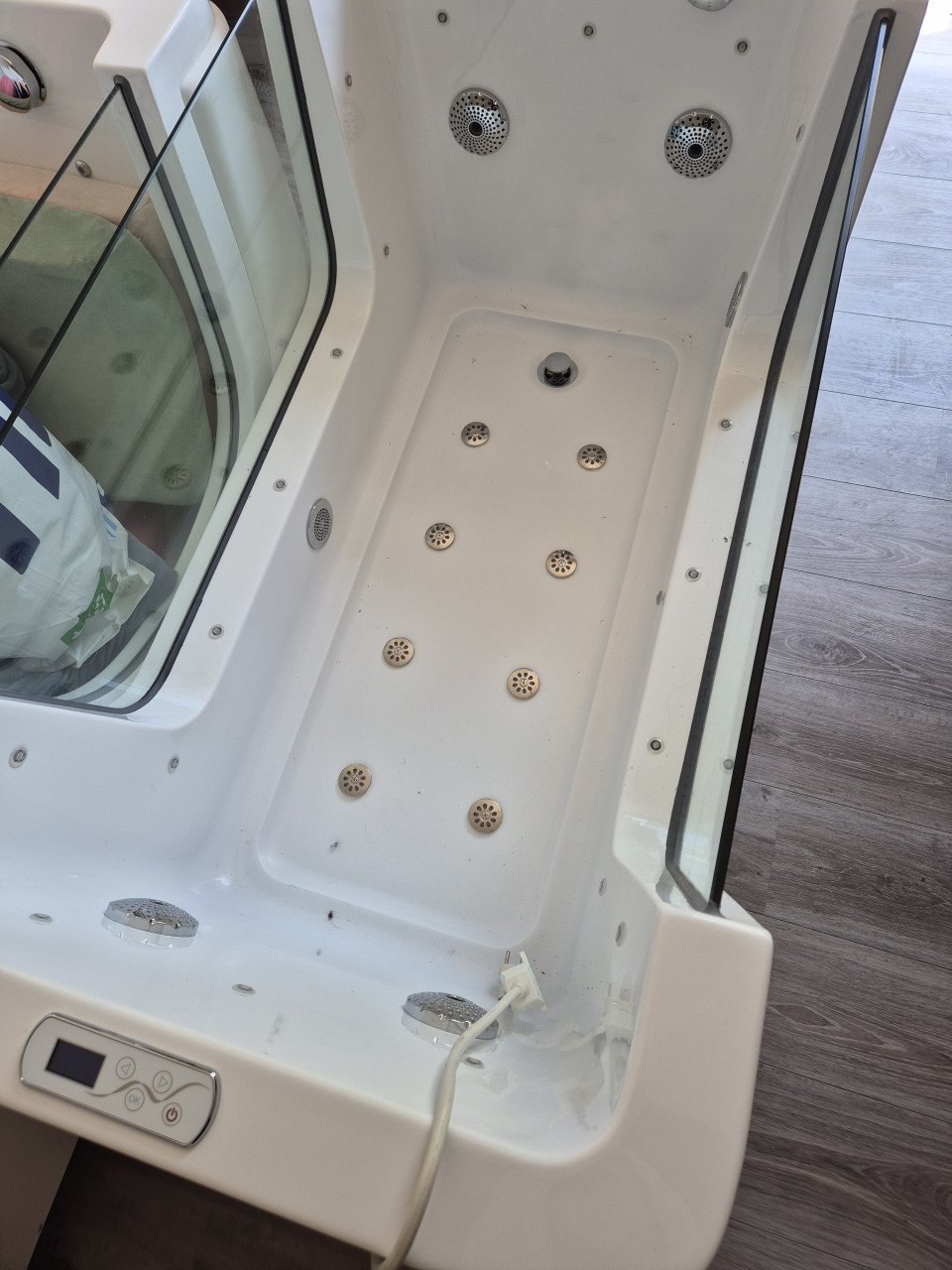2 babyspa baden en overige inboedel