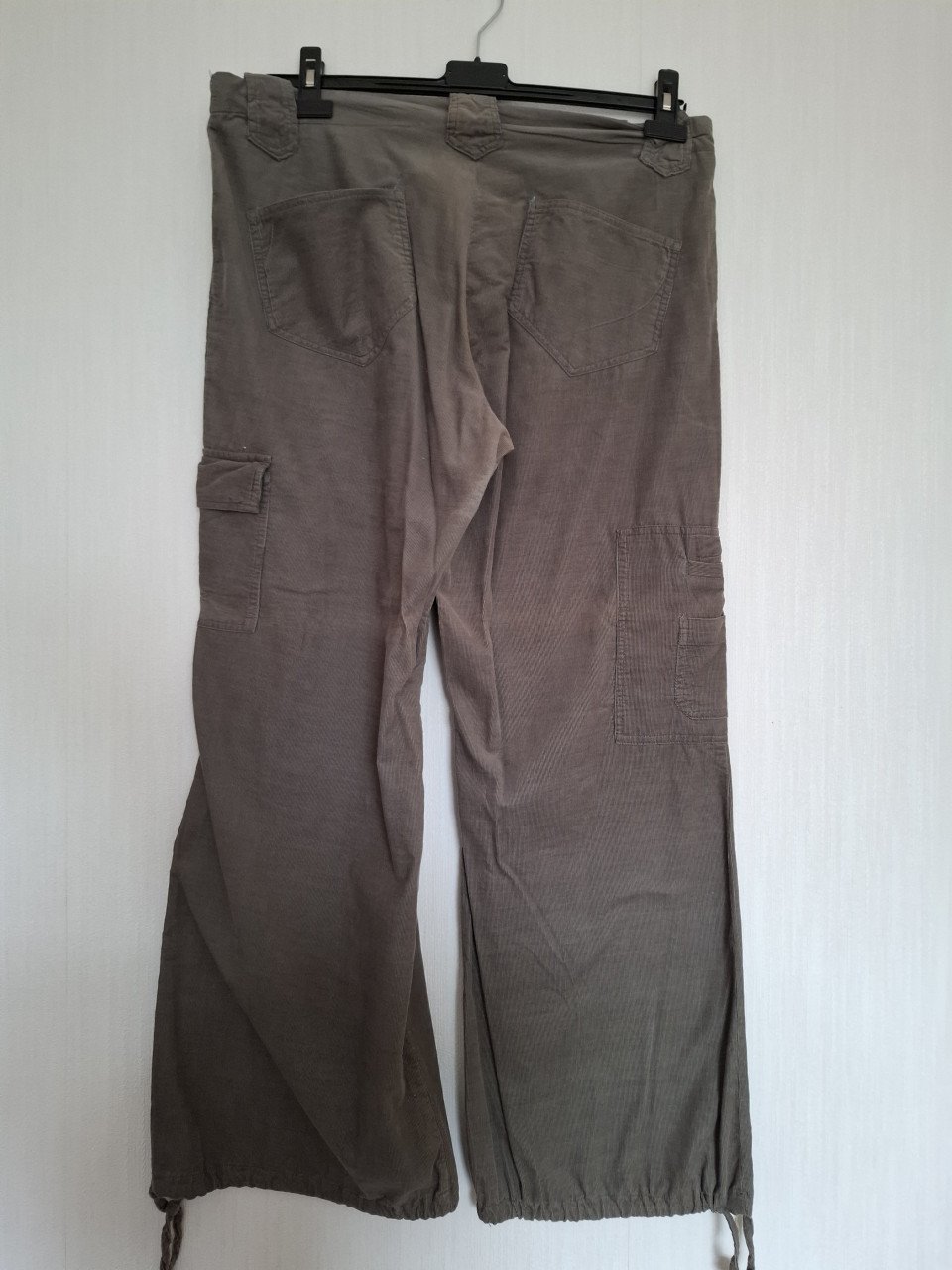 Casual collection ribfluweel. Khaki groen. Maat 44. Gedragen.