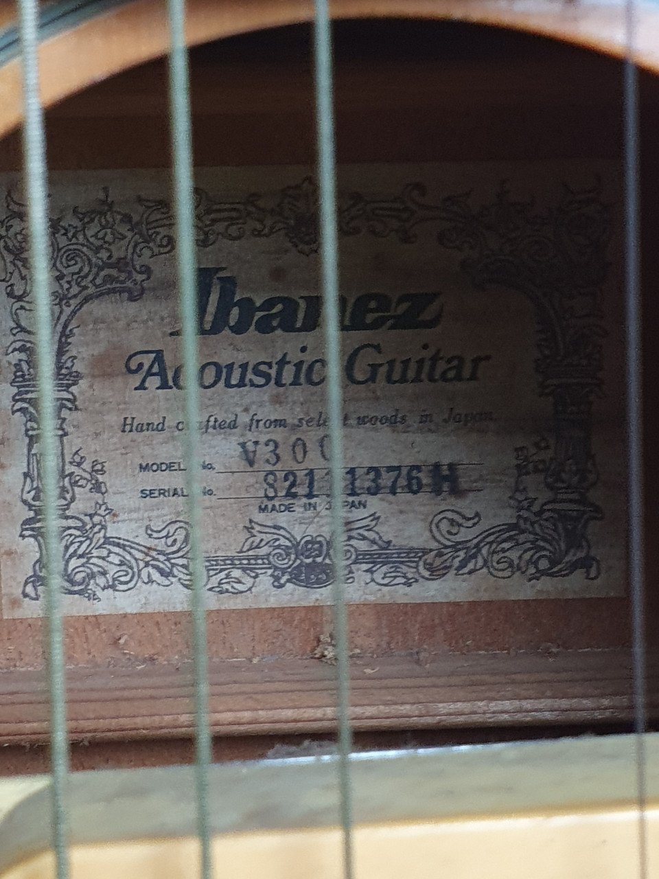 Mooie elektro akoestische gitaar van het merk Ibanez V 300....