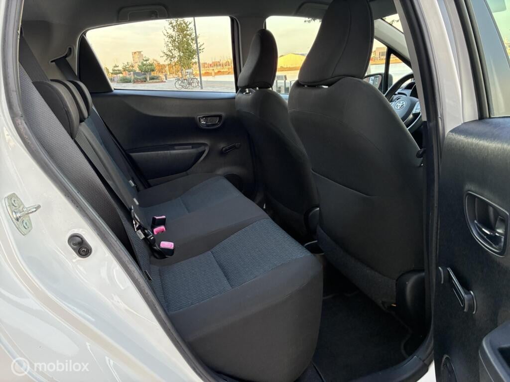 Toyota Yaris, 1.0 VVT-i Aspiration Airco Navi km101.147 Nap 5Deurs BJ2011