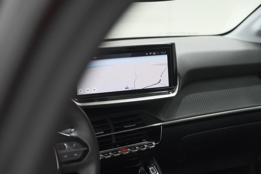 Peugeot 208 puretech 100 allure | camera | navigatie | parkeersensoren | ap