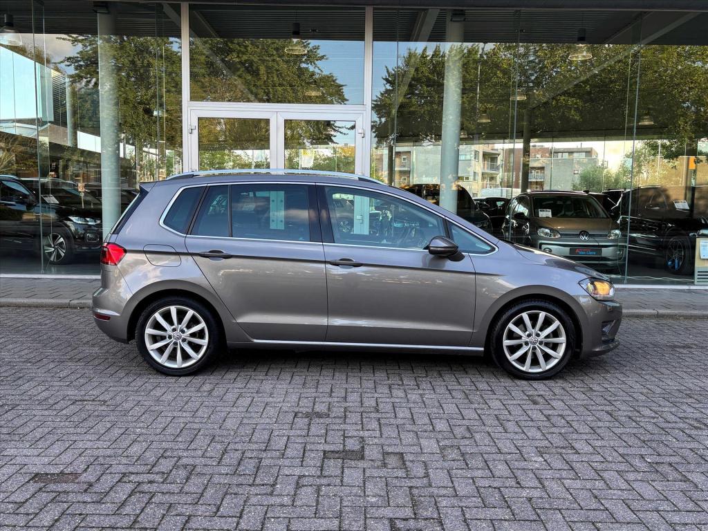 Volkswagen Golf Sportsvan 1.4 tsi 125pk dsg highline| trekhaak| navi|cruise