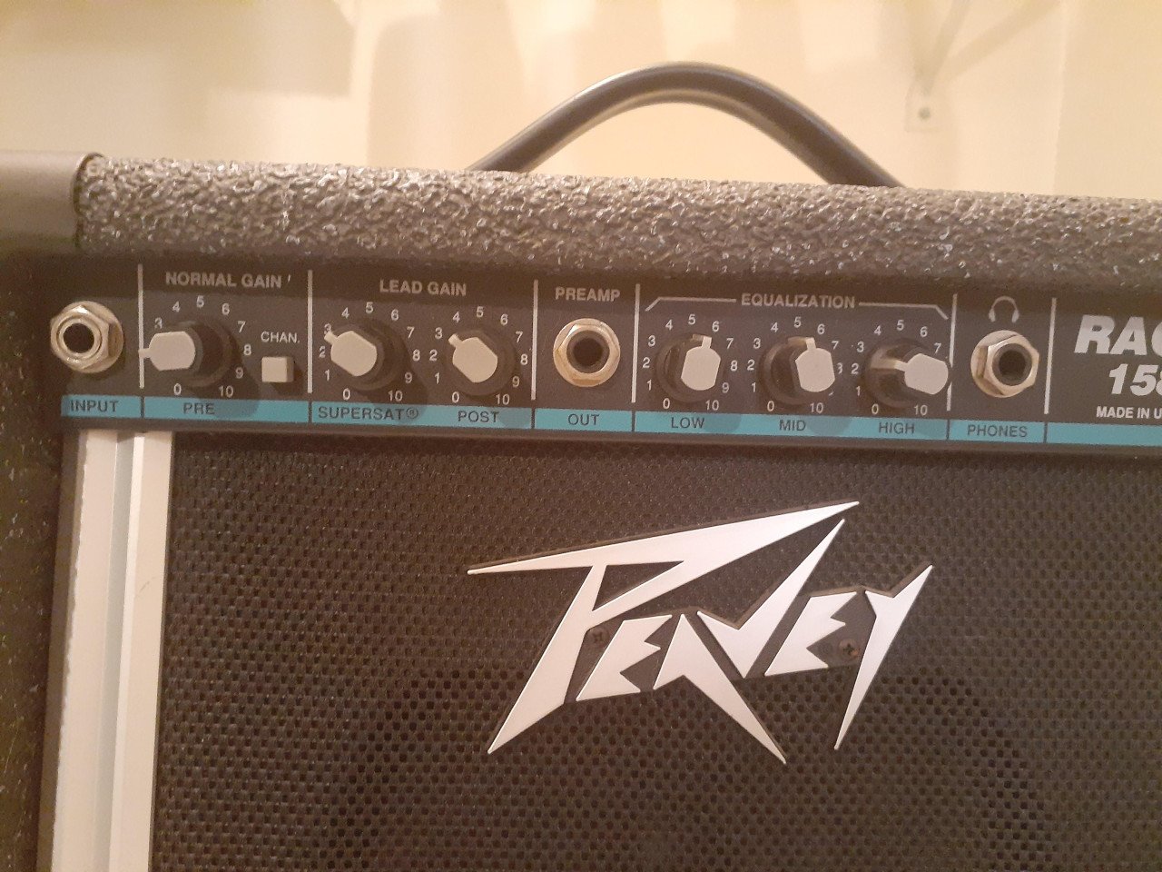 2 x Refurbished, PAEVEY 158 Blazer. 30 Watt. Nu voor 150 euro p/st !