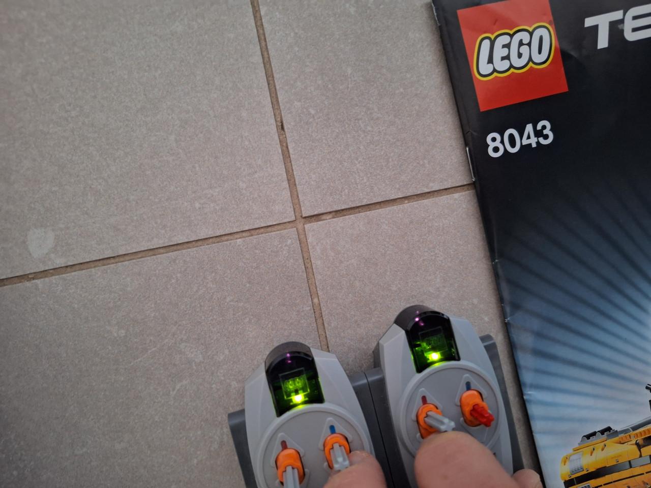 LEGO graafmachine met motoren 8043