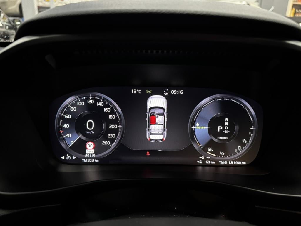 Volvo XC40 1.5 t4 recharge r-design