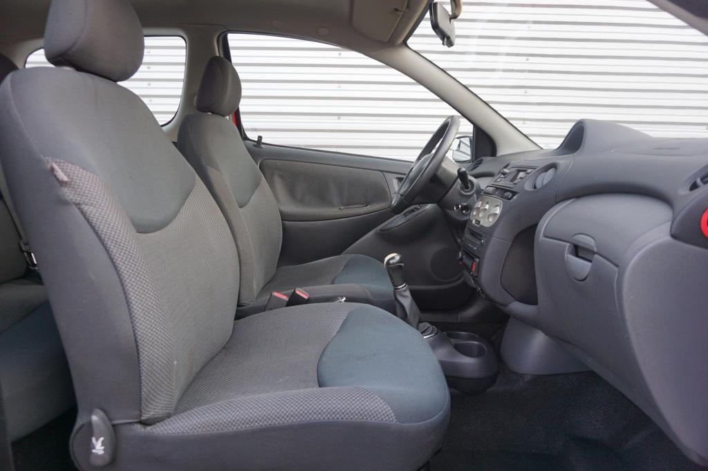 Toyota Yaris 1.0 vvt-i airco / elektr. ramen / apk t/m 06-2027