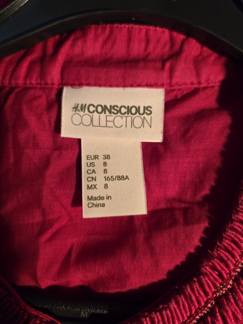 Rode blouse India geinspireerd. H&M Consious Collection Maat 38