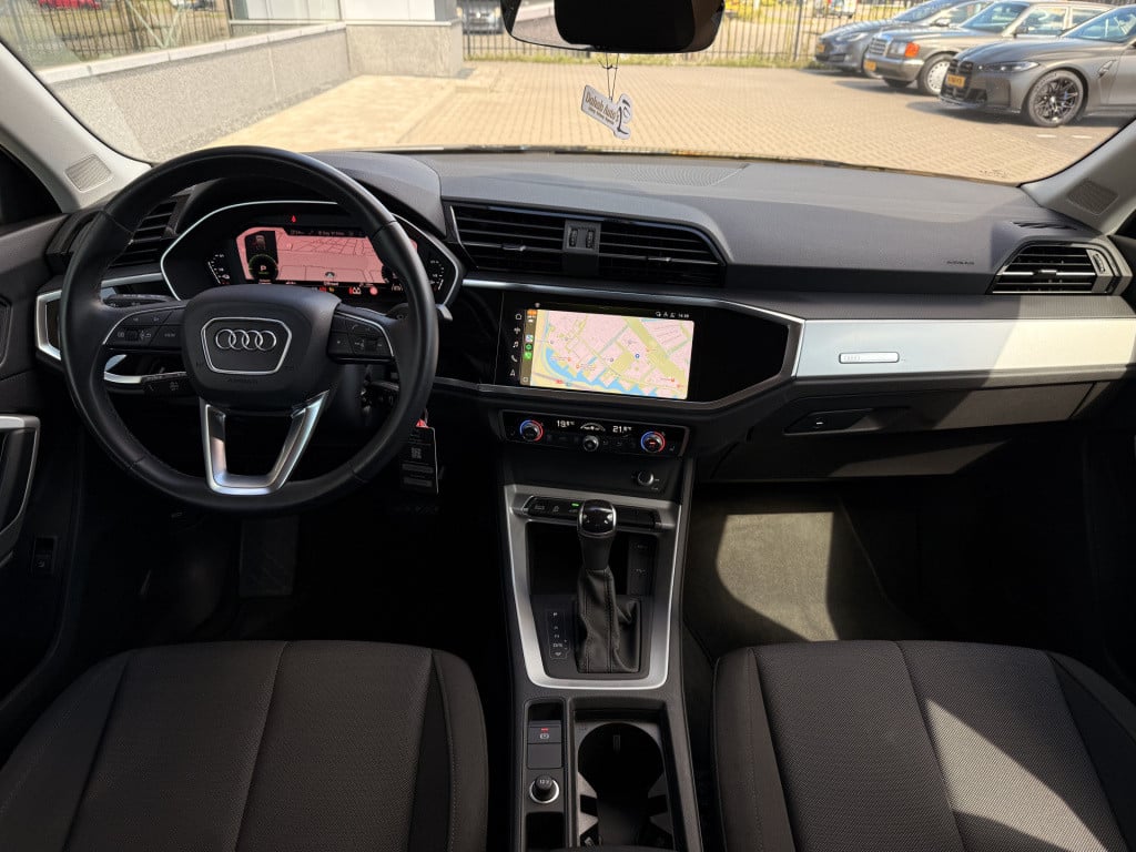 Audi Q3 sportback 45 tfsi e s-line | phev | matrix | stoelverwarming | digi