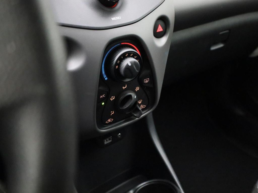 Peugeot 108 1.0 e-vti active | 5-deurs | lage km stand | airco | bluetooth 