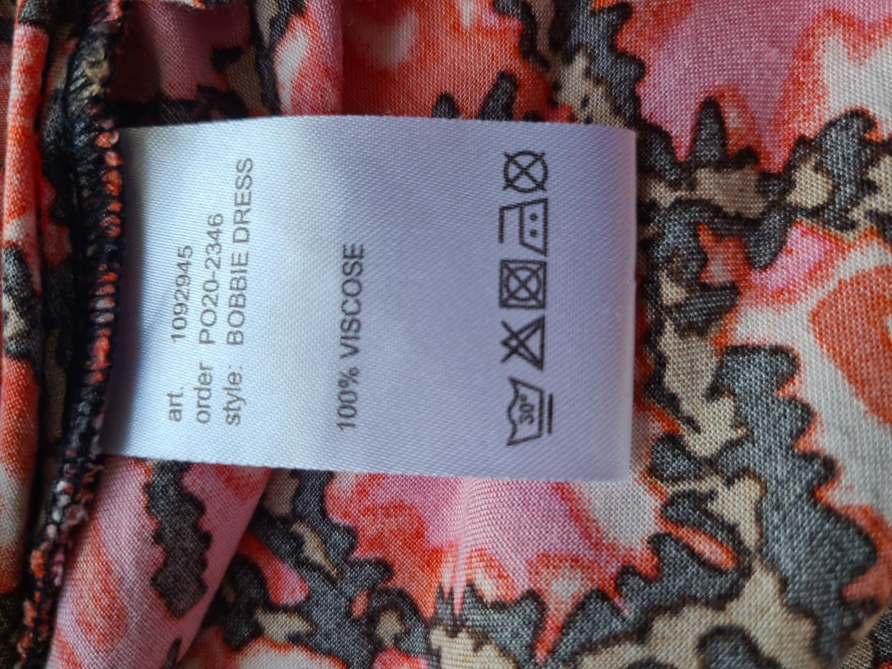 Prachtige fuchsia maxi doorknoop jurk van Eksept Shoeby Mt M