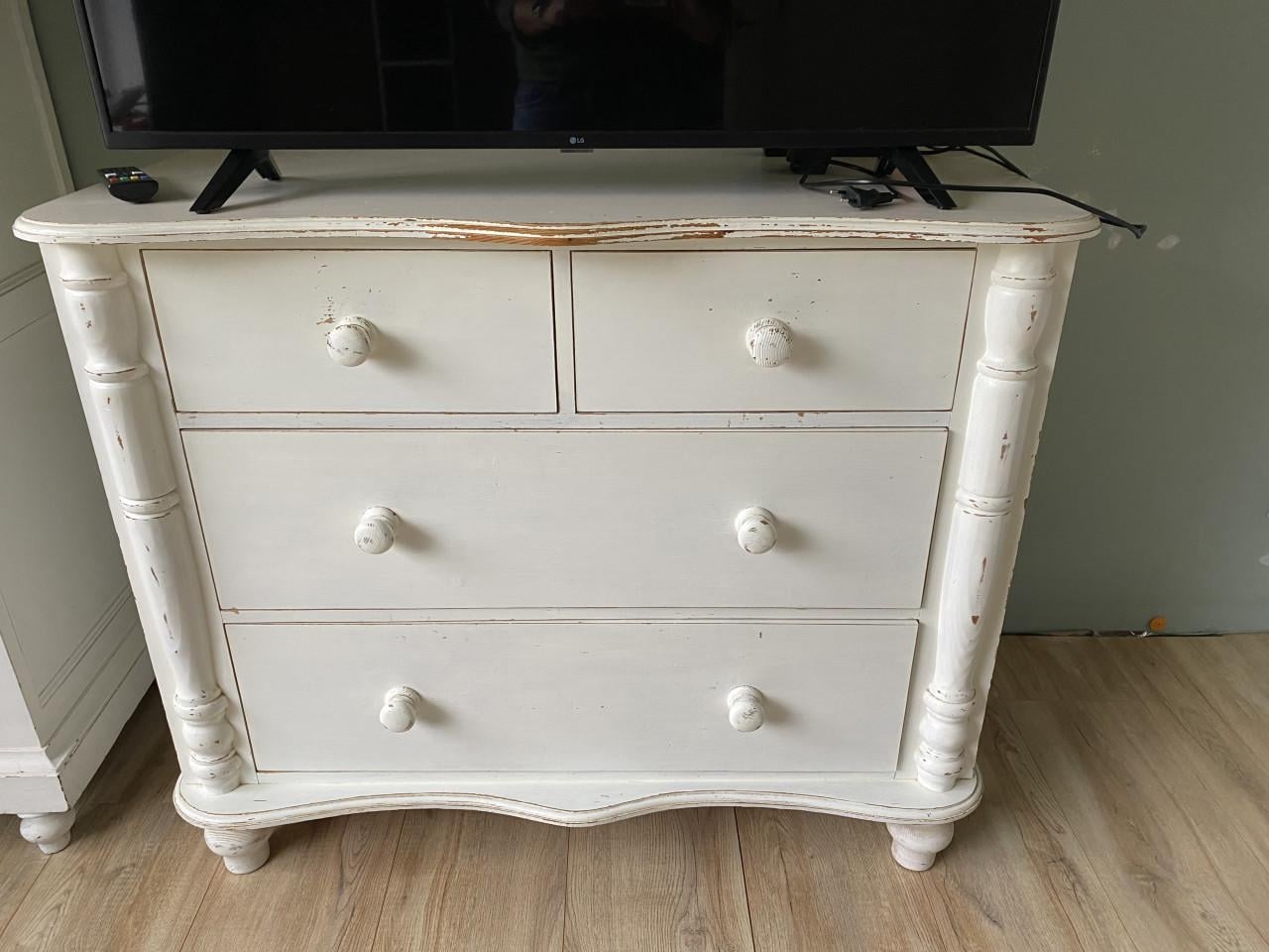 Brocante kast/commode