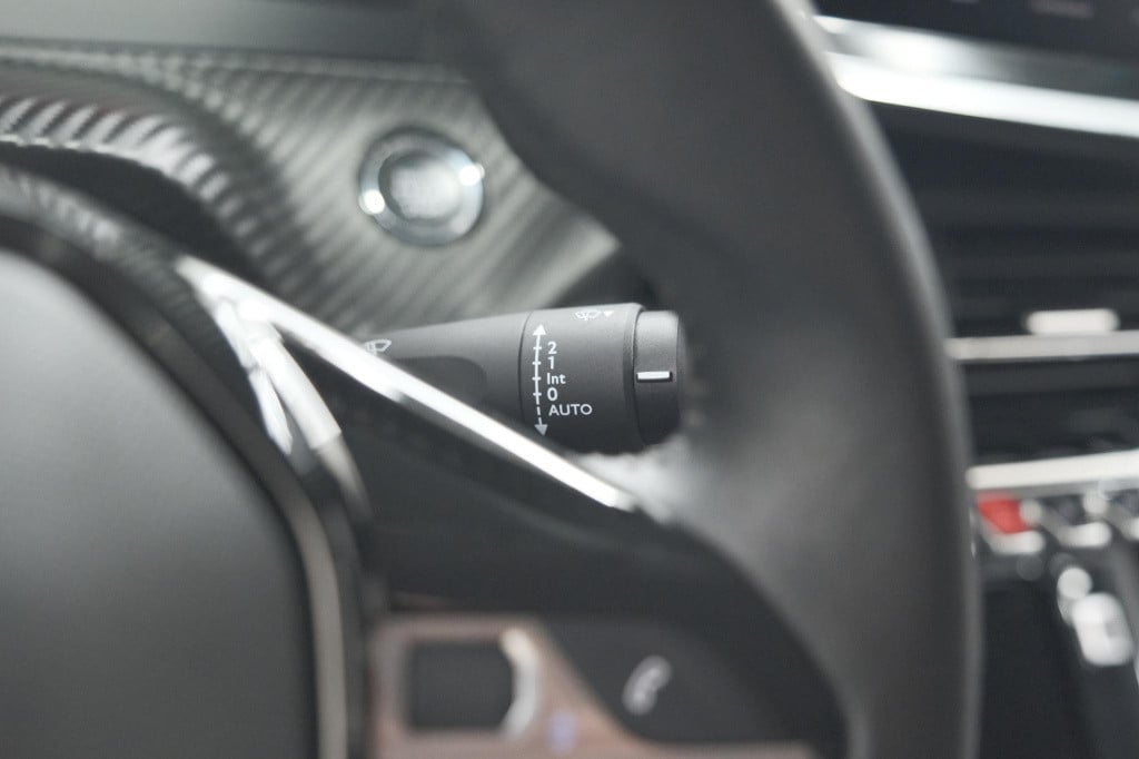 Peugeot 208 ev active pack 50 kwh | parkeersensoren | apple carplay | clima