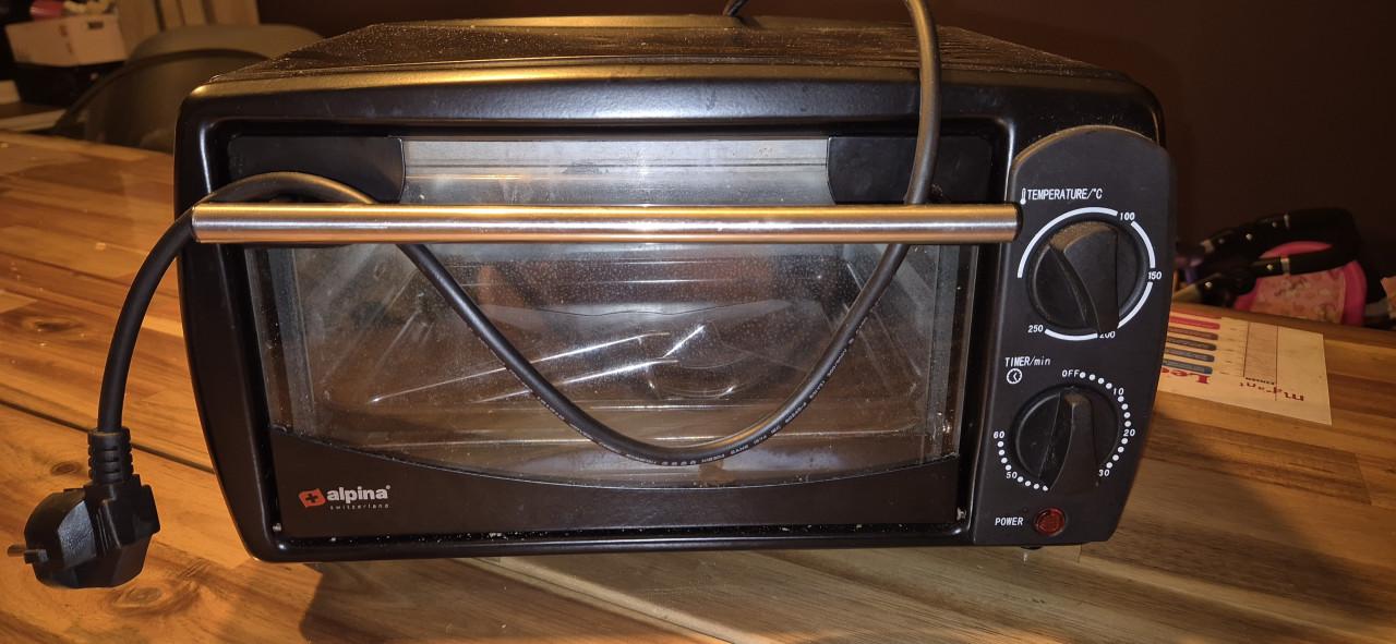 Camping oven