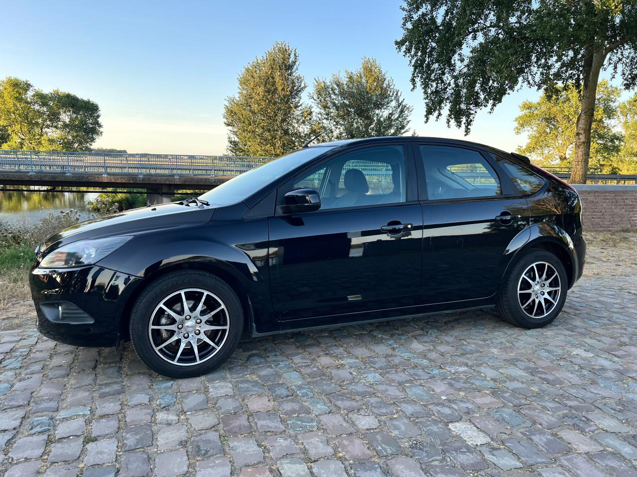 Ford focus 1.8 titanium 2009