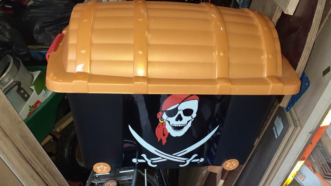 Playmobiel KASTEEL & Speelgoed.& en PIRATEN-Kist & Poppenhuis 2 x