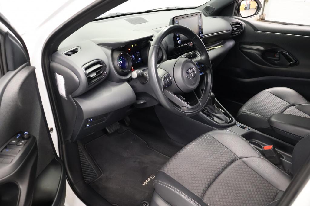 Toyota Yaris 1.5 hybride dynamic| camera| adap.cruise| half leder| climate