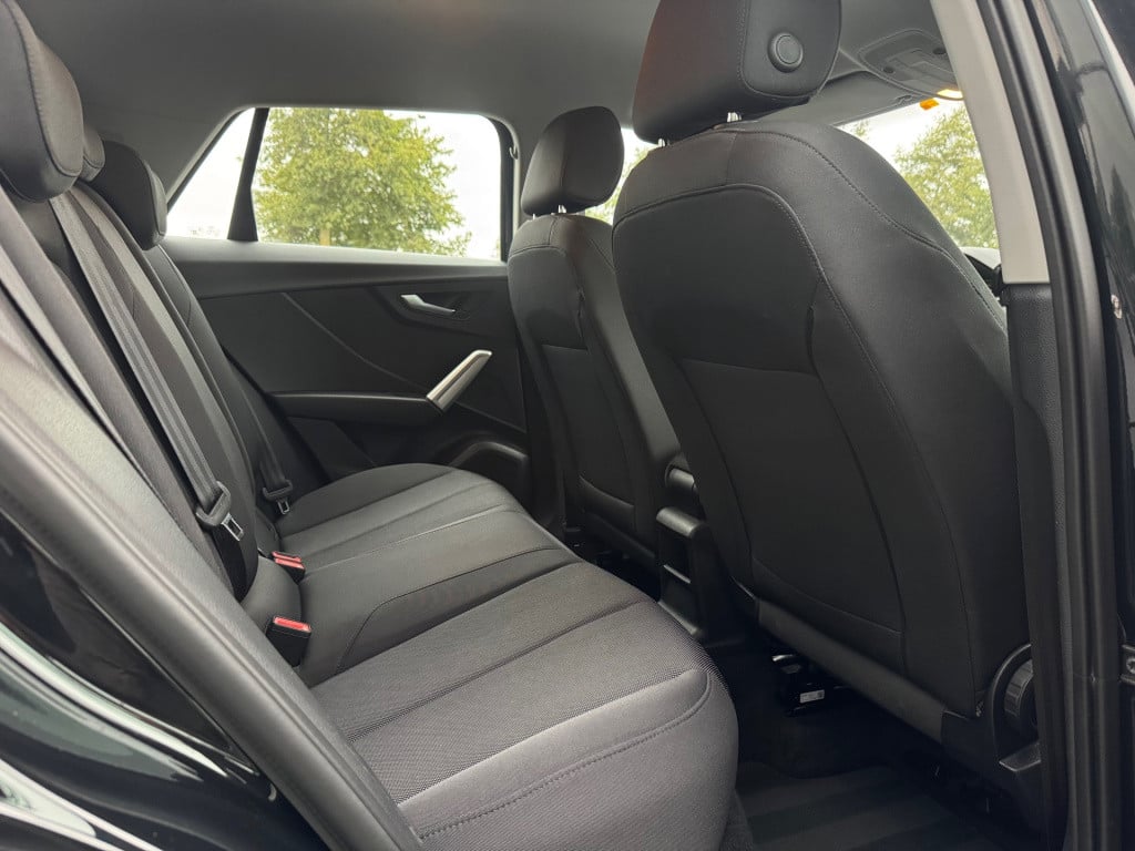 Audi Q2 35 tfsi matrix led * camera * stoelverwarming * acc * keyless