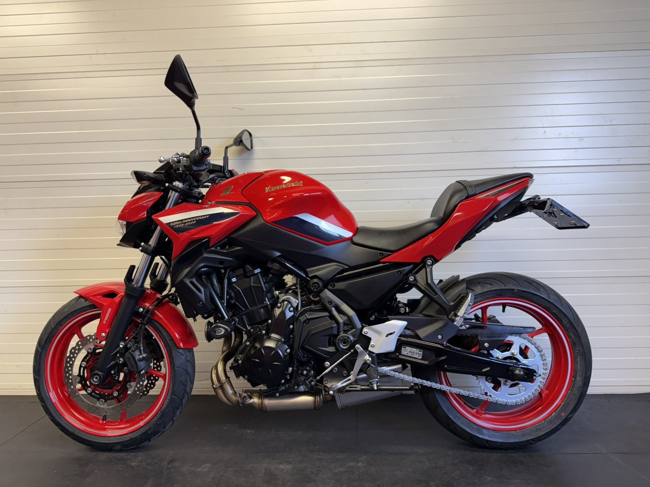 Zeer nette en jonge Kawasaki Z650 50th anniversary!