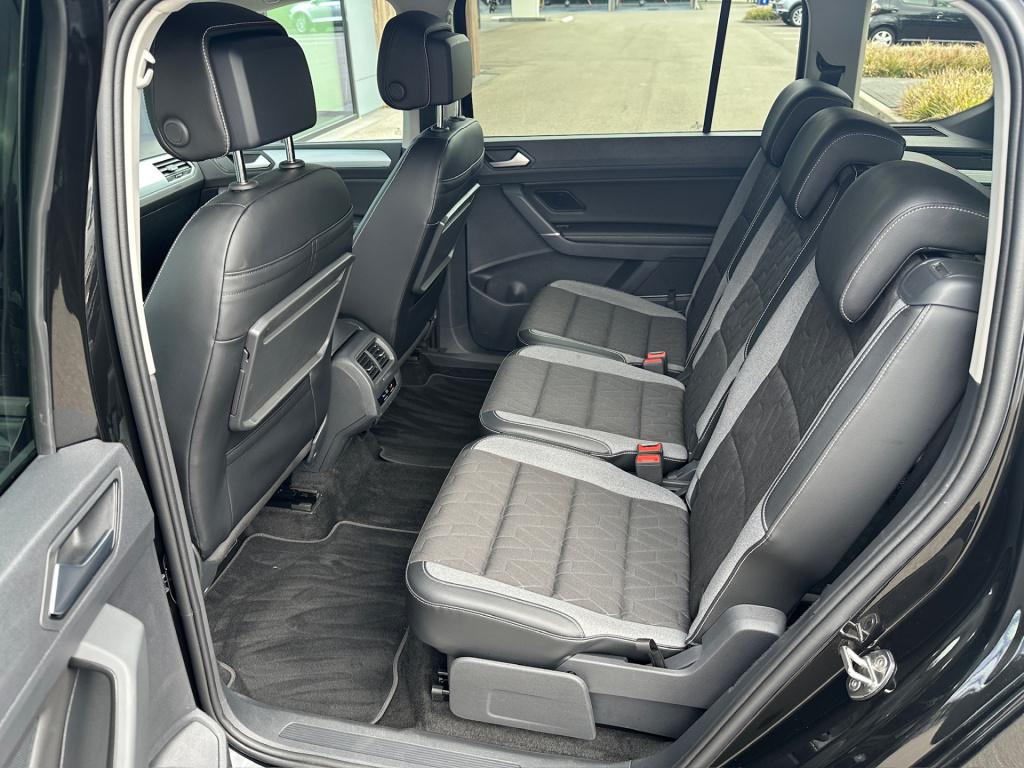 Volkswagen Touran 1.5 tsi comfortline 7-persoons | keyless | navi | camera 