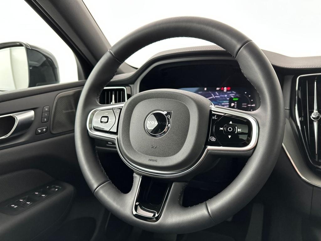 Volvo XC60 t6 398pk recharge ultra black edition| luchtvering| pano| 360cam