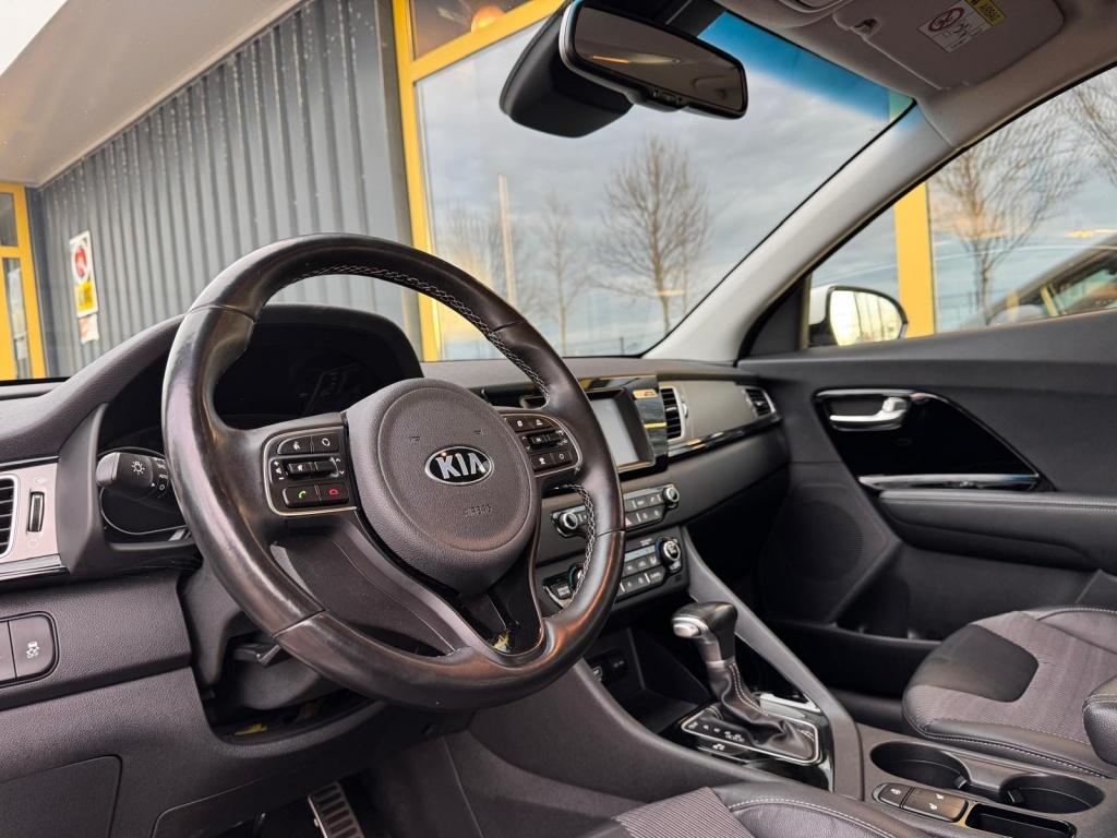 Kia Niro 1.6 gdi hybride - stoelverwarming - stuurwielverwarming - leer