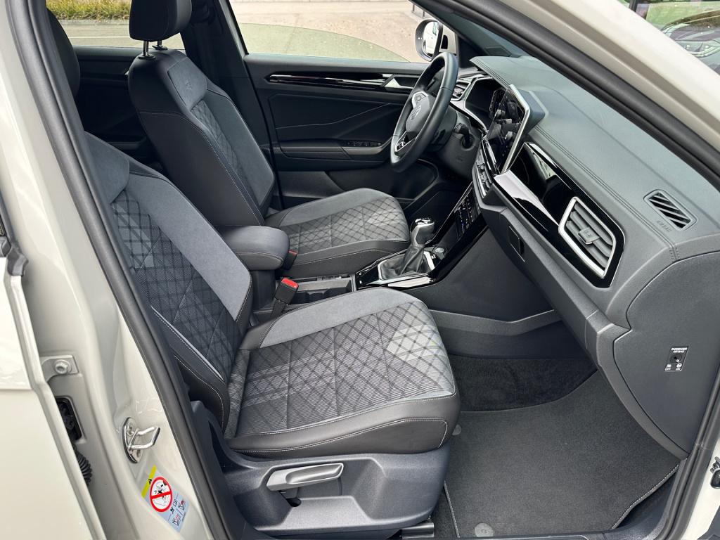 Volkswagen T-roc 1.5 tsi 150pk dsg r-line | camera | keyless | elek. achter