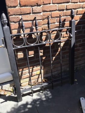 Smeedijzeren tuinpoortje