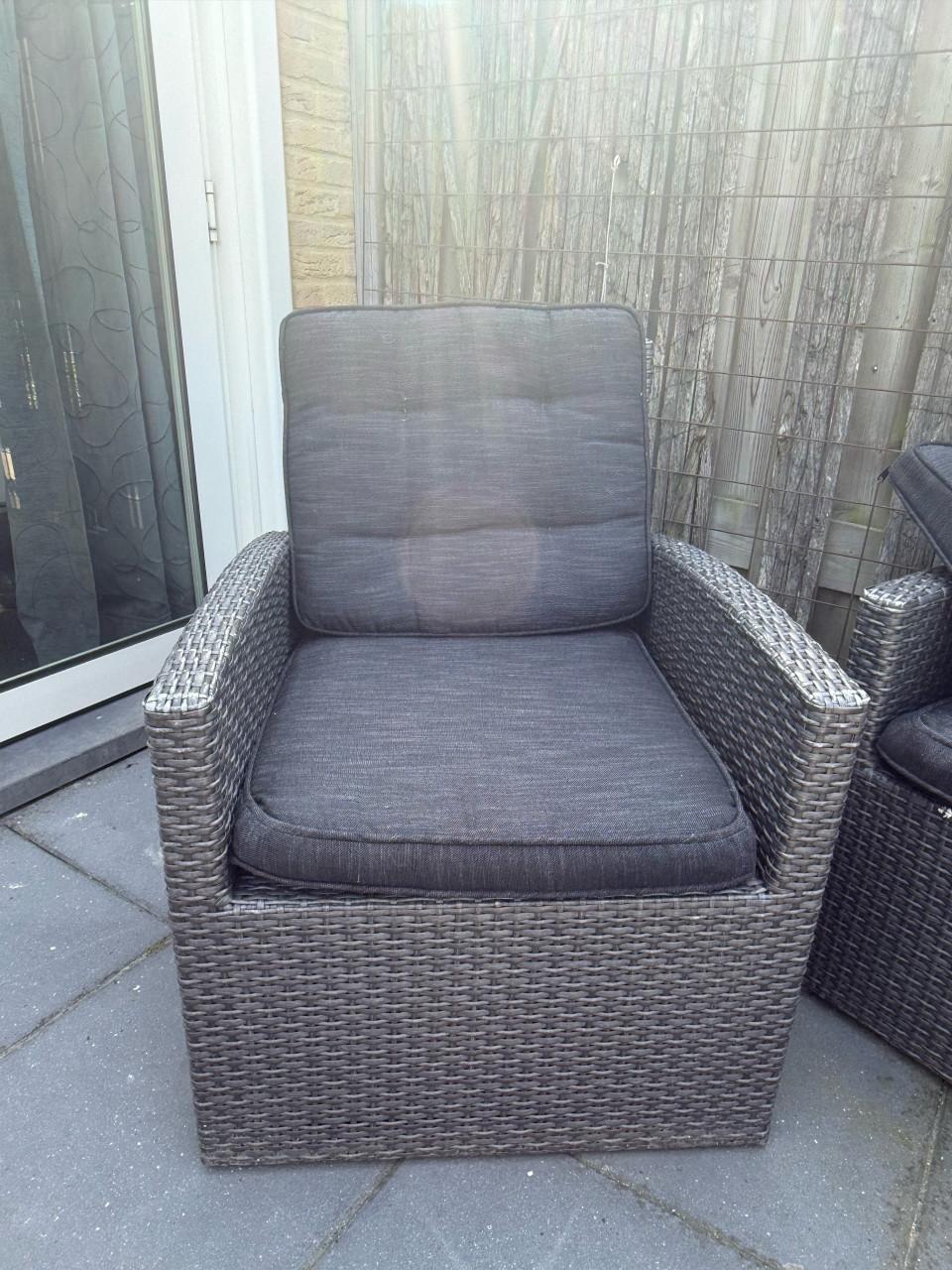 Tuinset loungeset antraciet | bank + 2 stoelen + tafel + 2 poefjes
