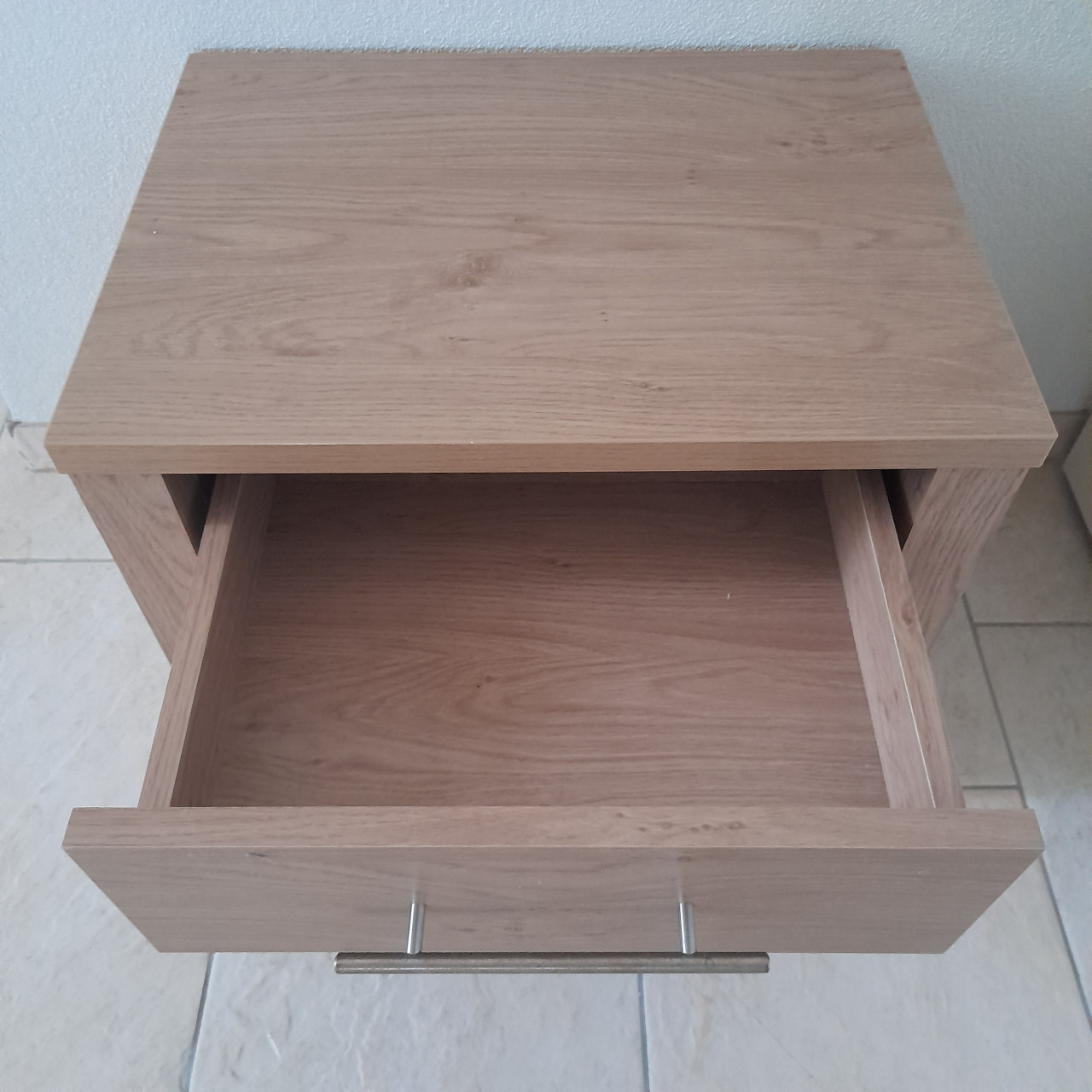 Nachtkastje  53 x 40 x 45H  ( in goede nette staat)