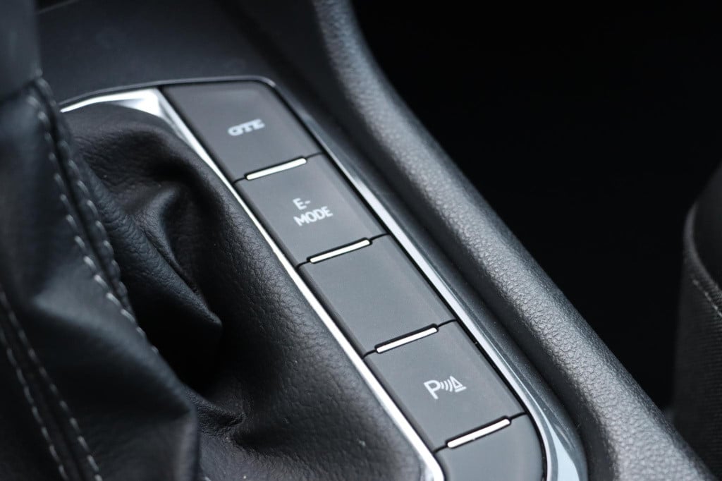 Volkswagen Tiguan 1.4 tsi ehybrid r-line business + 245pk dsg6