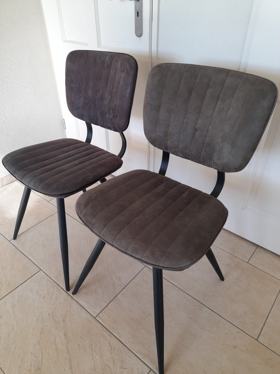 2 leuke stoelen (in goede staat)