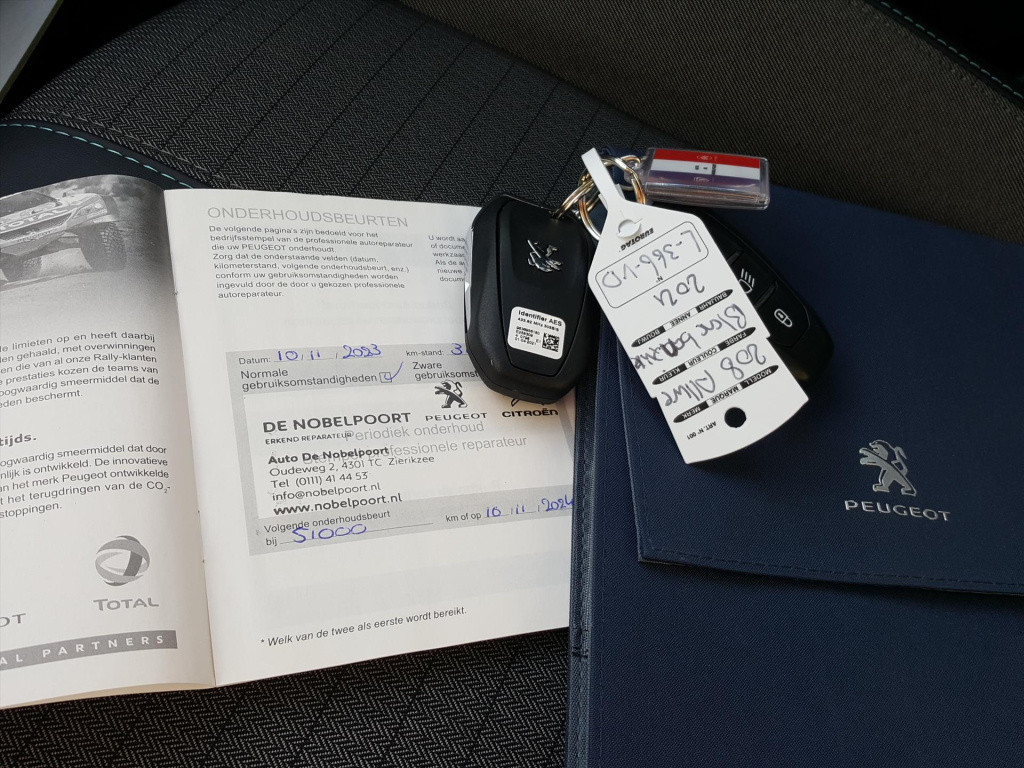 Peugeot 208 allure 1.2 pt-100pk navigatie | apple carplay & android auto | 