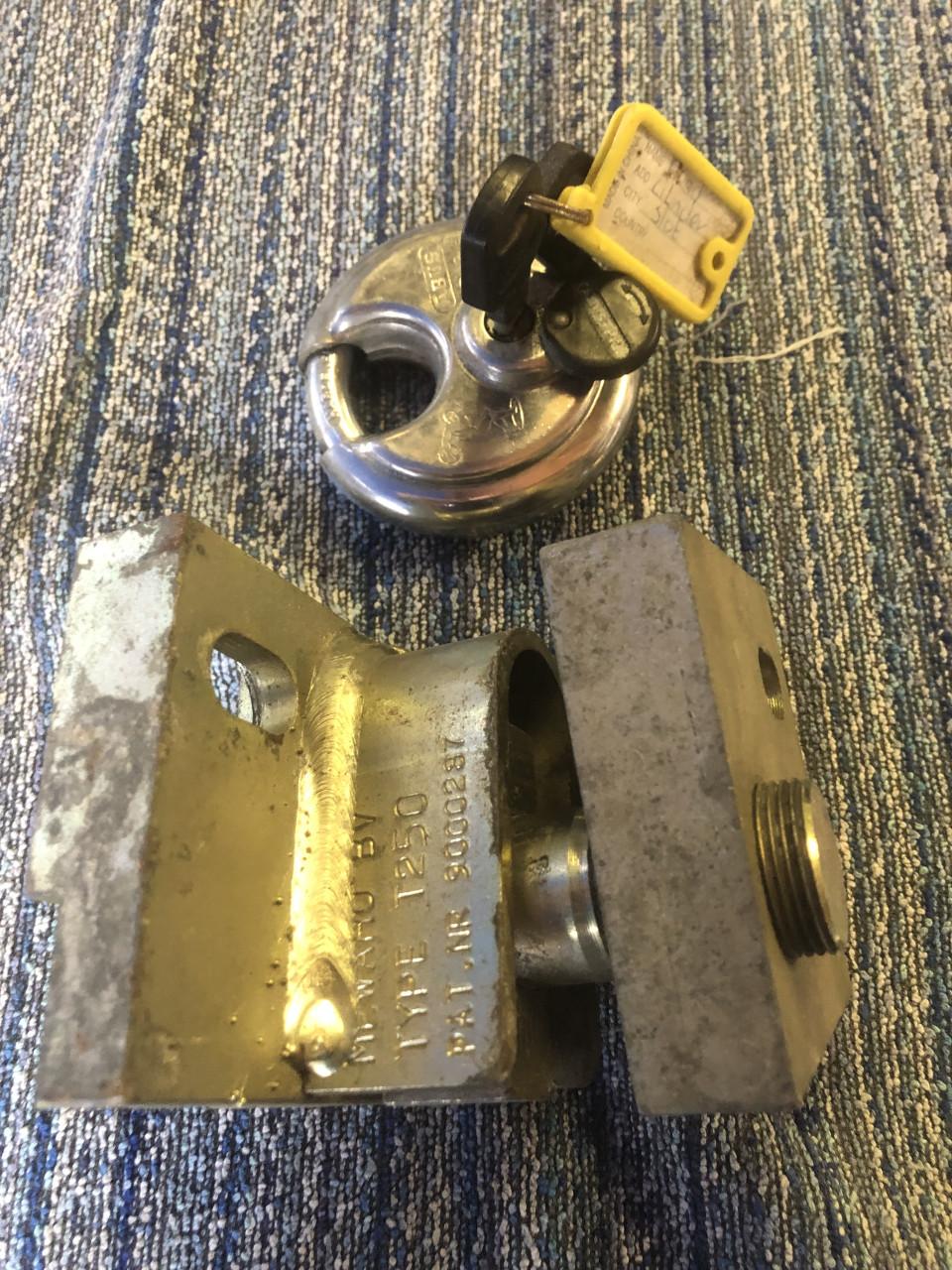 Disselslot caravan of kar met slot