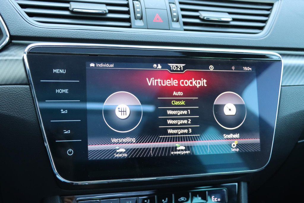 Skoda Superb combi 1.4 tsi iv sportline business 218pk dsg6 skoda superb co