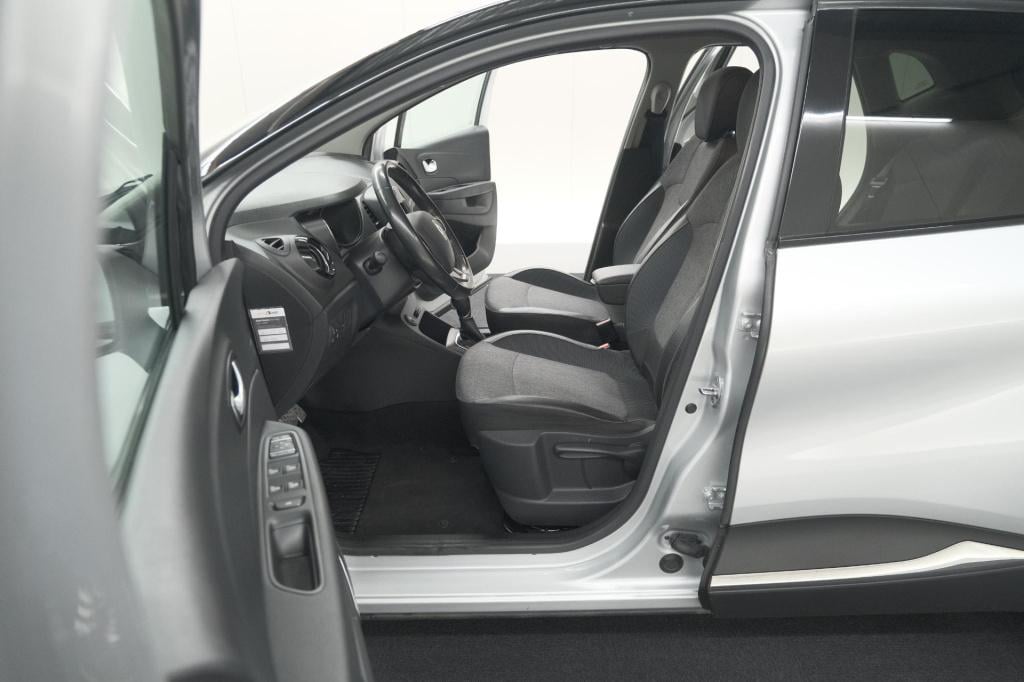 Renault Captur tce 150 edc intens | trekhaak | navigatie | parkeersensoren